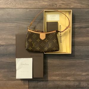 ❌SOLD❌ Louis Vuitton Mini Pochette Delightful in Brown Monogram Canvas